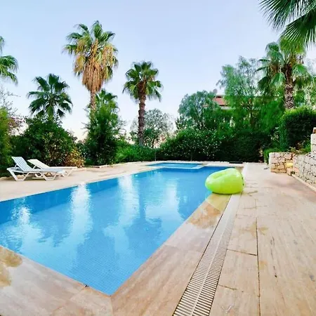 Kas'ta Bahce Kati Doublex Keyifi Apartament Kaş